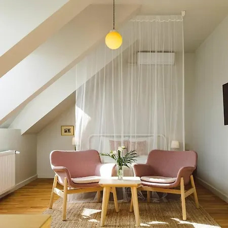 Vivando - Sunny F + Parking Apartment Bukarest